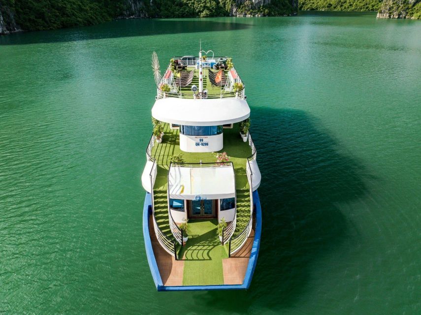 Halong Bay Luxury Cruise with Kayaking & Lunch Buffet - Sung Sot Cave: the main event that earns its reputation