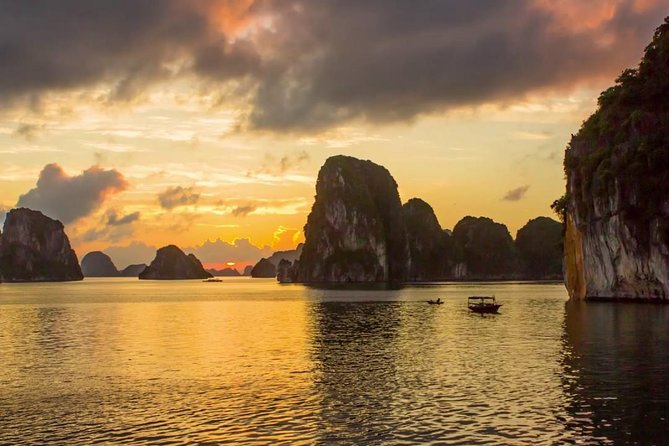 Halong Bay luxury day tour to Sung Sot Cave - Entering the Day Boat Mindset: Luxury Without the Overkill