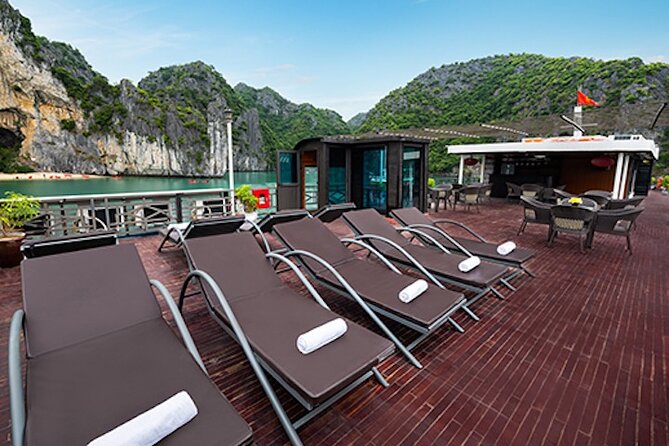 HaLong - LanHa Bay With La Pandora Boutique Cruises 2Days/1Night - Day 1 on the water: Vietnamese lunch and the calm Lan Ha start