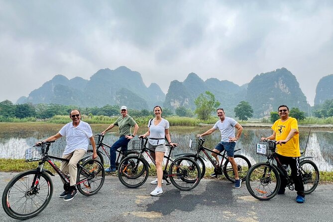 Hang Mua - Hoa Lu - Tam Coc Small Group Tour 8 People a Group - Why Hoa Lu and Tam Coc Work So Well as a Day Trip
