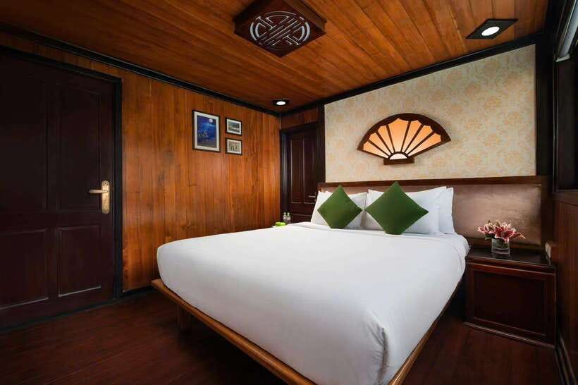 Hanoi: 2-Day Halong Bay Boutique Cruise with Kayaking - Food value: Vietnamese flavors, international variety, and portion confidence