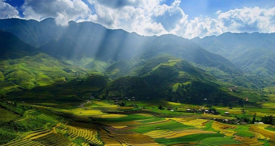 Hanoi: 2-Day Sa Pa Guided Village & Homestay Trekking Tour - Food Included: Two Lunches Plus a Homestay Dinner