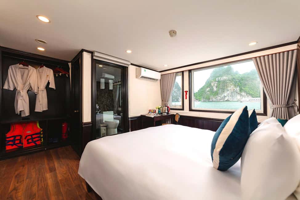 Hanoi: 3-Day 2-Night Ha Long Bay and Lan Ha Bay Cruise - Ha Long vs Lan Ha: why this cruise feels different