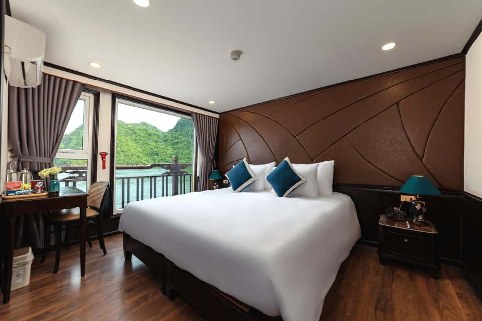 Hanoi: 3-Day 2-Night Ha Long Bay and Lan Ha Bay Cruise - Day 3: Luon Cave by bamboo boat or kayak, then back to Hanoi