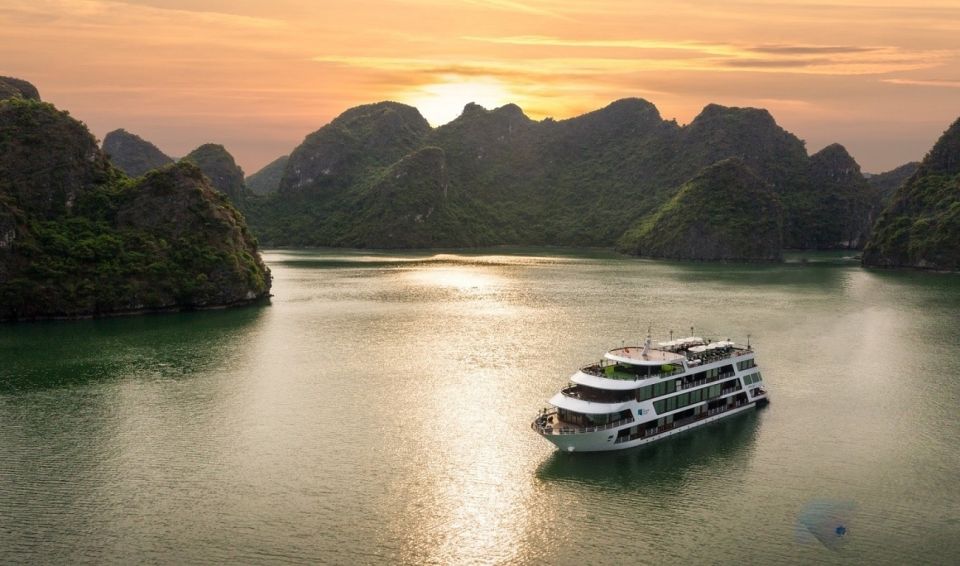 Hanoi: 3-Day Ha Long/Lan Ha Bay Cruise with Private Balcony - Day 1 in Ao Ech (Lan Ha Bay): Kayaking, Swimming, and Sunset From the Sundeck
