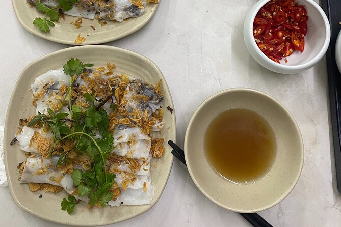 Hanoi: 7 Tasting Street Food Walking Tour and Train Street - A 3-Hour Taste Route Through Hanoi’s Old Quarter