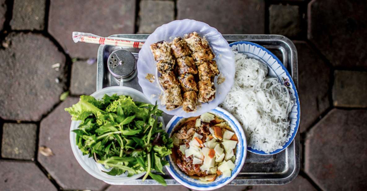 Hanoi: 7 Tastings Street Food Tour with Train Street - Key things to know before you go
