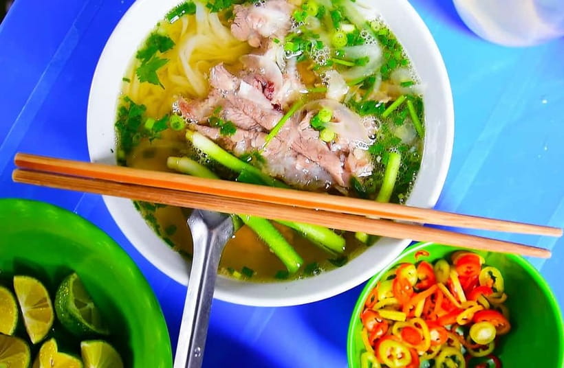 Hanoi: A culinary stroll in private & in French - Street Food Tasting in the 36 Guilds: The Sweet Spot of Choice