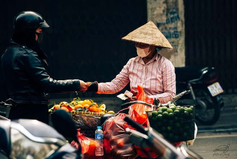 Hanoi: A culinary stroll in private & in French - Coffee Tasting and Photo Stops: The Old Quarter Gets Real on Foot