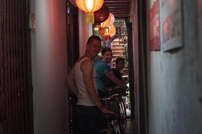 Hanoi Backstreet Bicycle Tour - A backstreet bike tour that doesn’t waste your short time
