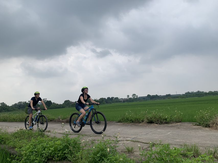 Hanoi: Bike Tour Through Hidden Gems and Banana Island - Long Bien Bridge to Banana Island: The Day’s Biggest Tone Shift