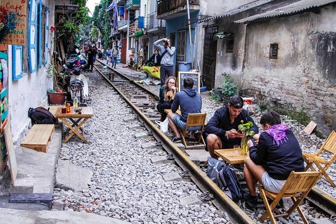 Hanoi City Half Day Private Tour: Hidden Corners & Train Street - One Pillar Pagoda and the Temple of Literature: spiritual and scholarly Hanoi