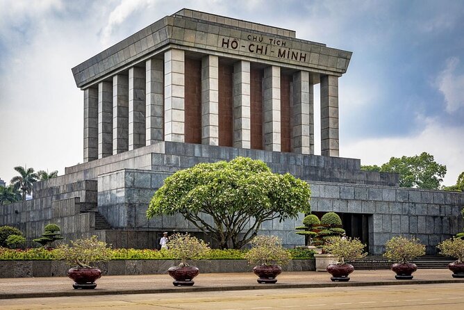 Hanoi City Half-Day Private Tour: Train Street And All Highlights - Temple of Literature and Dong Xuan Market: the brain and the street level