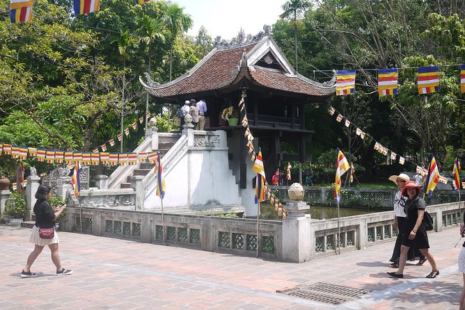 Hanoi city tour and water puppet show - Stop 1: Ho Chi Minh Complex and Why the Rules Matter