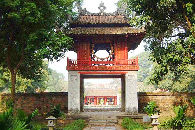 Hanoi City Tour: Private Half-Day to Hidden Corners &Train Street - One Pillar Pagoda and Ho Chi Minh Mausoleum Square: iconic stops, quick context