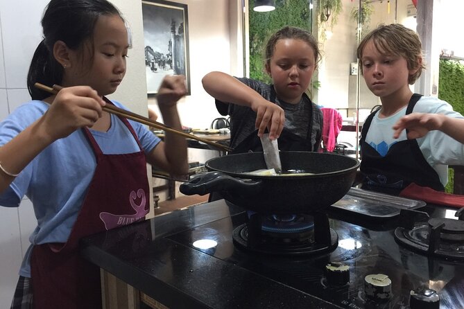 Hanoi Cooking Class and Market Tour in Ancient House - Market tour: how to shop like you cook