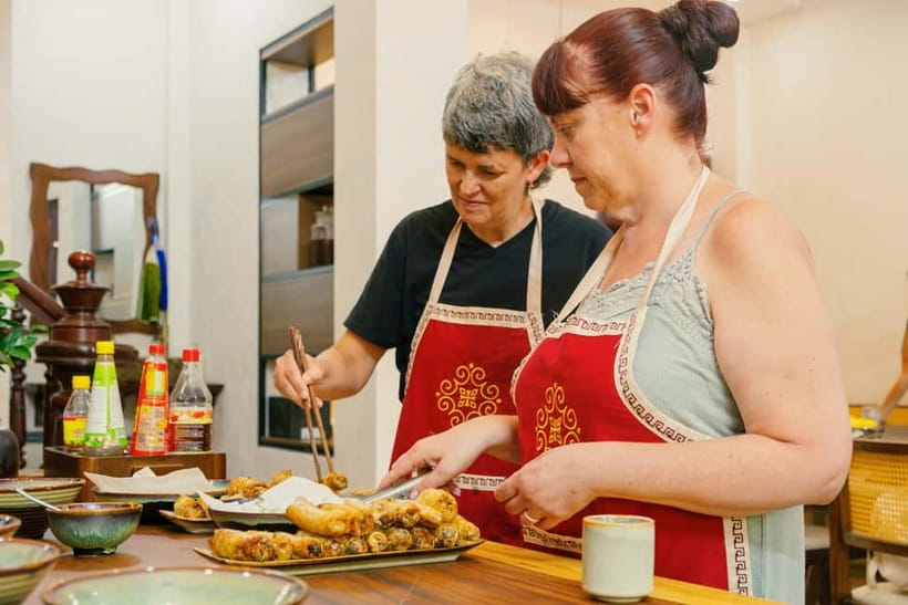 Hanoi Cooking Class: Market Tour, Free Recipe & Beverages - Transfers and Location: Old Quarter Convenience