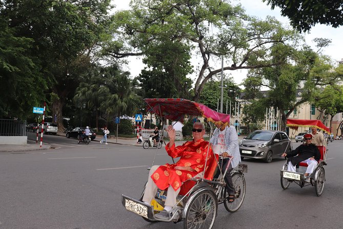 HANOI CULTURAL DISCOVERY TOUR ( "5 in 1" 4 hours - Special Package!) - A 5-in-1 sampler of Hanoi’s Old Quarter