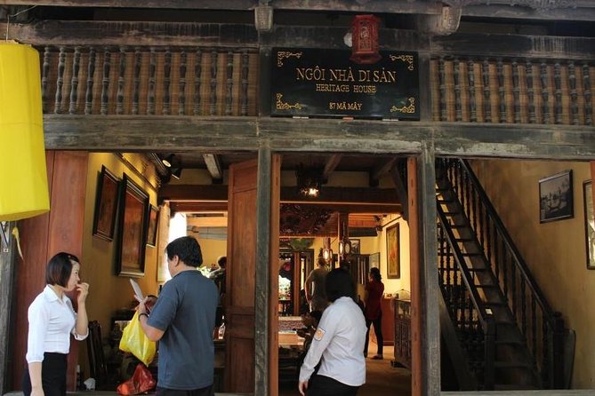 HANOI CULTURAL DISCOVERY TOUR ( "5 in 1" 4 hours - Special Package!) - Stop 2: Old City Gate and the feeling of a city layered over time