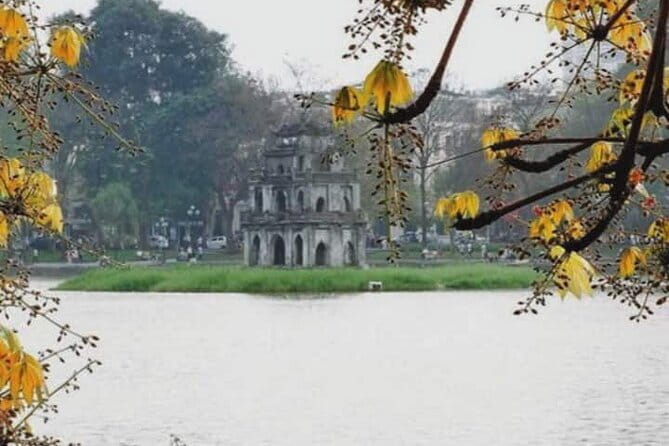 Hanoi Cyclo and Street Food Tour - English-speaking guides and small-group vibes (it matters more than you think)