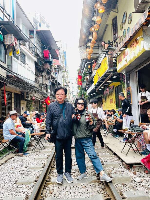 Hanoi Exclusive Craft Beer Bus: Cultural Sightseeing Tour - A 4-hour beer-and-landmarks loop that actually makes sense