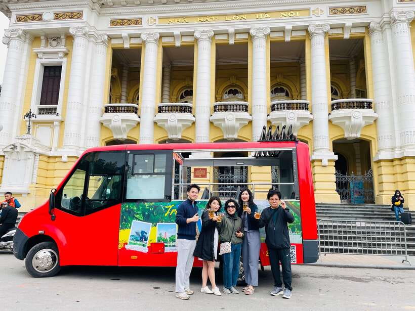 Hanoi Exclusive Craft Beer Bus: Cultural Sightseeing Tour - Start at 8 Hàng Đa Street: how the tour gets you moving