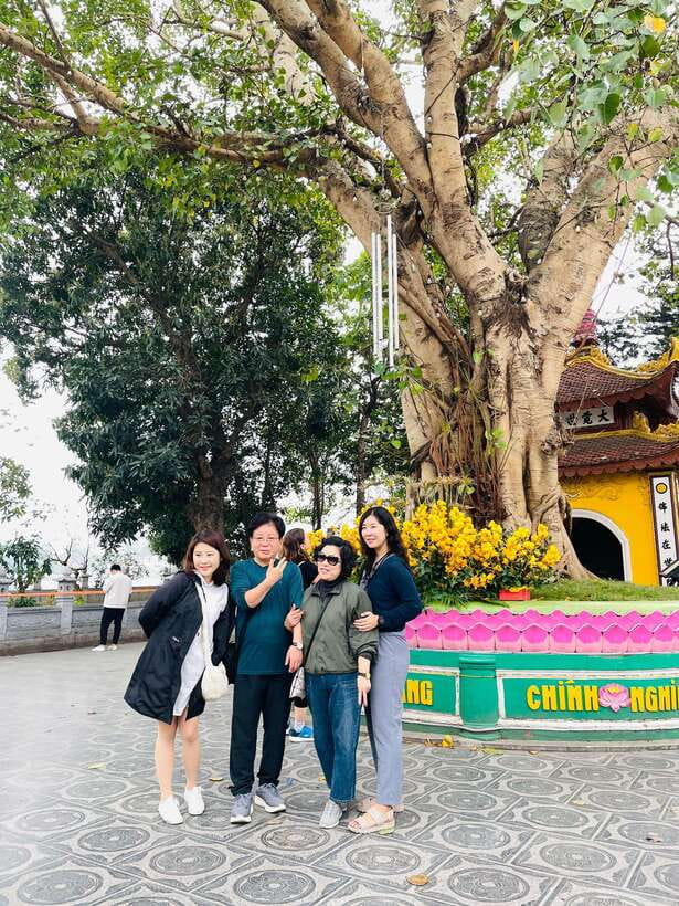 Hanoi Exclusive Craft Beer Bus: Cultural Sightseeing Tour - Ho Chi Minh’s Mausoleum to West Lake: from ceremony to fresh air