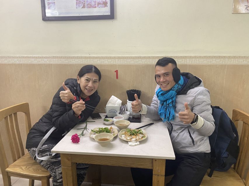 Hanoi: Food and Sightseeing Motorbike Tour with 7 Tastings - Riding Through Non-Tourist Alleyways and Hanoi’s Night Pulse