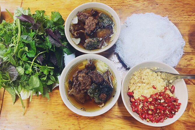 Hanoi food tour-Local street food tour (food&guide included) - Old Quarter Walking: 36 Streets, Real Eating Stops