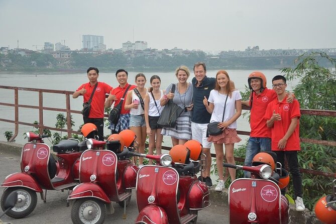 Hanoi Food Tours: Hanoi Foodie Scooter Tour Led By Women - French Quarter banh cuon: watching the chef matters