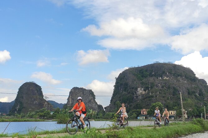 Hanoi Full Day A Private Tour With Mix of History and Activities - Cyclo ride in the Old Quarter area: a photo-friendly way to see French Quarter sights