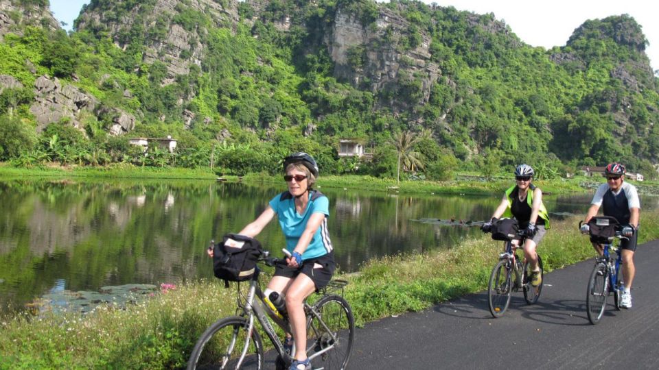 Hanoi: Full Day Guided Tour of Hoa Lu, Trang An, Mua Cave - Transfers, timing, and the end-of-day payoff back in Hanoi