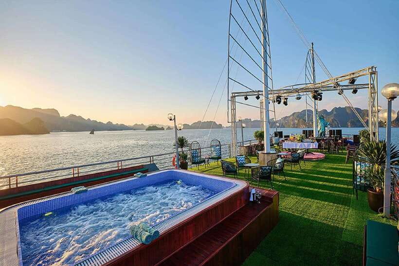 Hanoi: Full-Day Halong Bay 5-star Cruise with Kayak & Buffet - Key Things I’d Pay Attention To