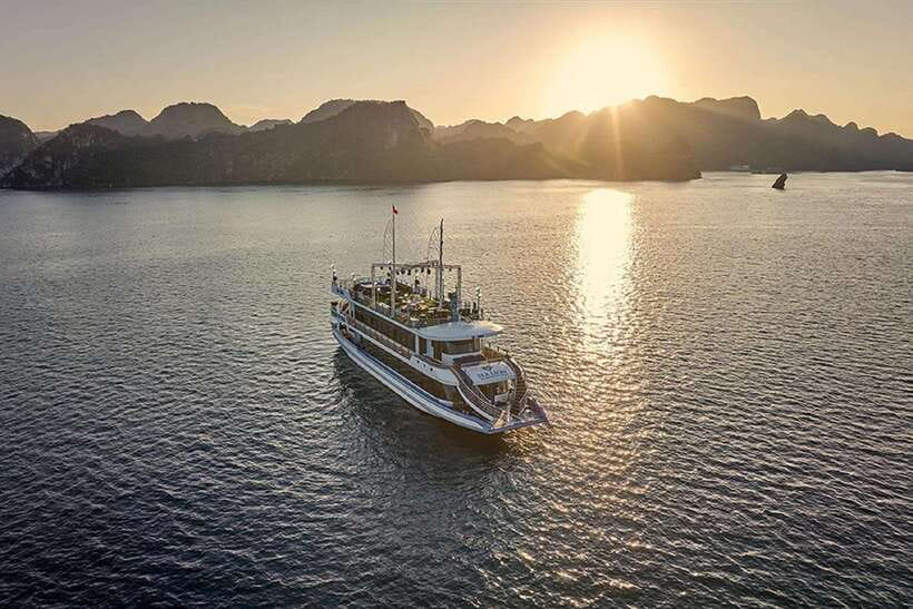 Hanoi: Full-Day Halong Bay 5-star Cruise with Kayak & Buffet - Sunset Party With Wine, French Fries, Fruits, and a Sauna Reset