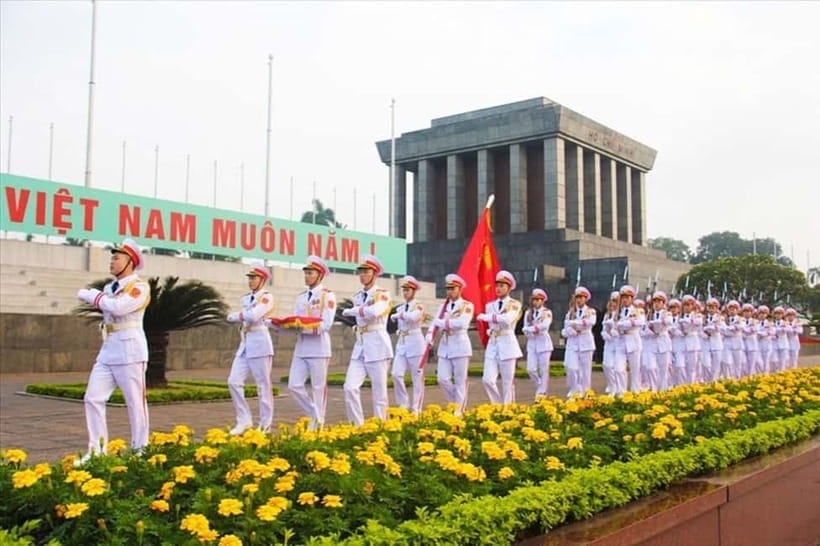 Hanoi: Full-day or Half-day Hanoi City Tour - Morning half-day: pagodas and Ho Chi Minh Complex on a focused route