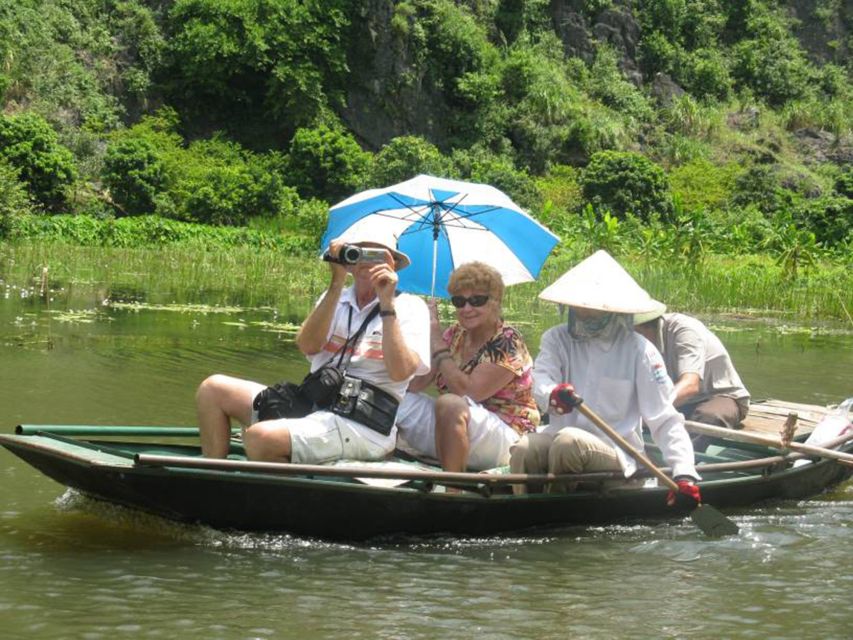 Hanoi: Full-Day Private Tam Coc Tour with Boat Ride & Lunch - Tam Coc and the three caves: a second sampan highlight