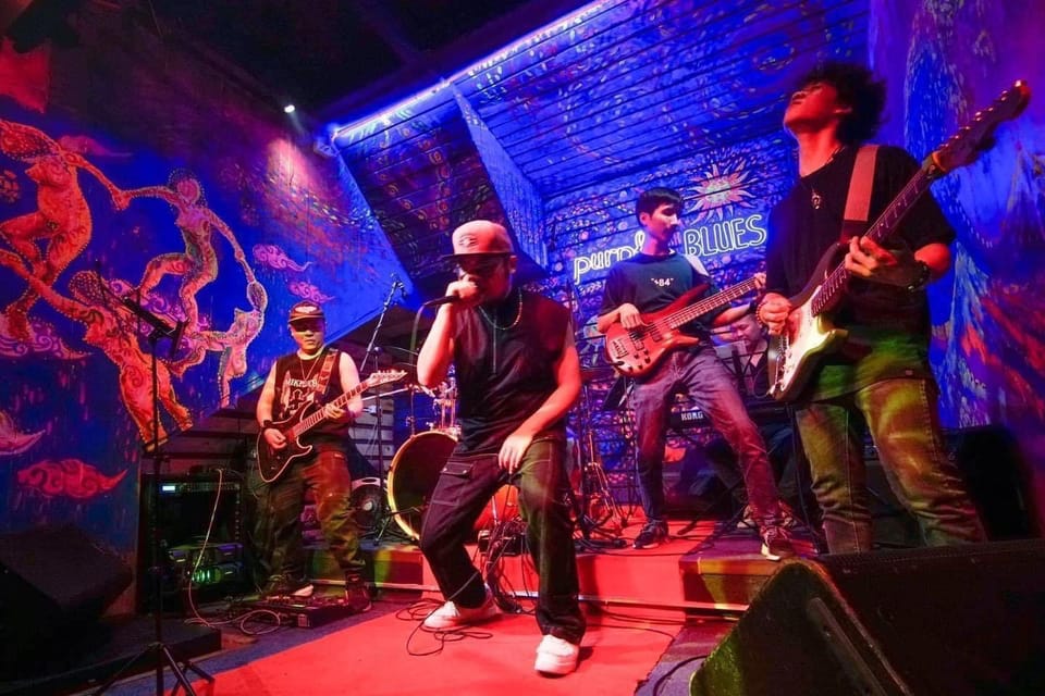 Hanoi: Guided Bar Crawl with Drinks and Nightclub Entry - The Real-Life Vibe: Meeting People Without Force