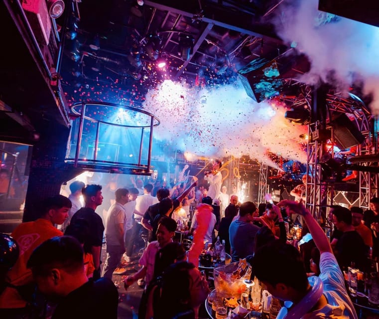 Hanoi: Guided Bar Crawl with Drinks and Nightclub Entry - Meeting Point and First Contact: What It Feels Like to Start