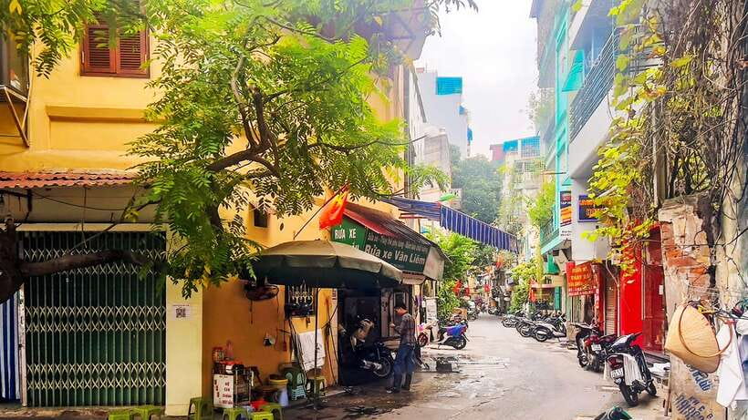Hanoi: Guided Food Tour with Train Street Visit - Price and value: what $19 buys in real terms