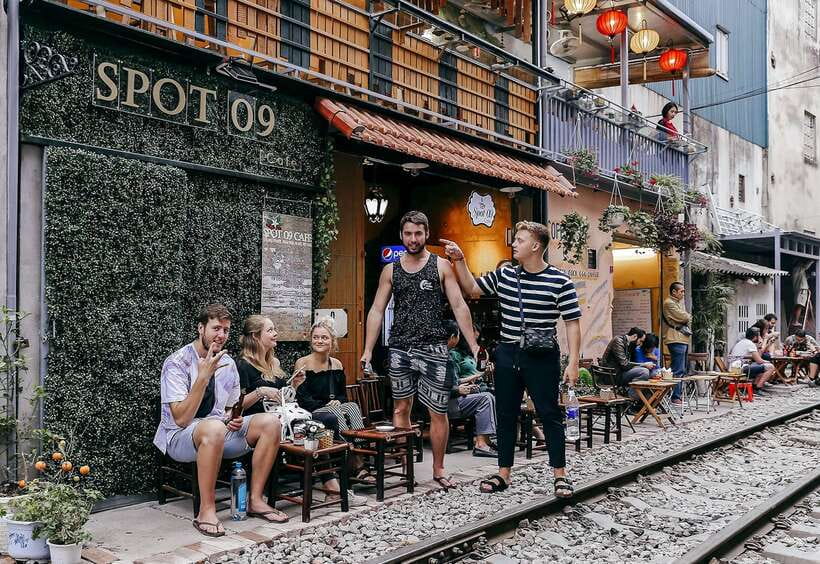 Hanoi: Guided Food Tour with Train Street Visit - Pho in a surprising form: dry mixed noodles with chicken options