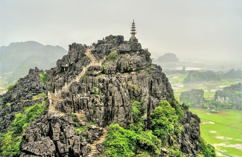 Hanoi: Guided Full-Day Hoa Lu, Trang An and Mua Cave Tour - Hoa Lu Temples: stepping into Vietnam’s former royal capital
