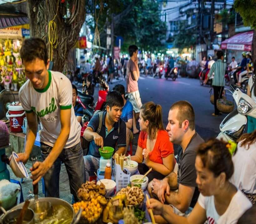 Hanoi: Guided Street Food Tour with Tastings - Old Quarter at street speed: the walking route and what the guide helps you do