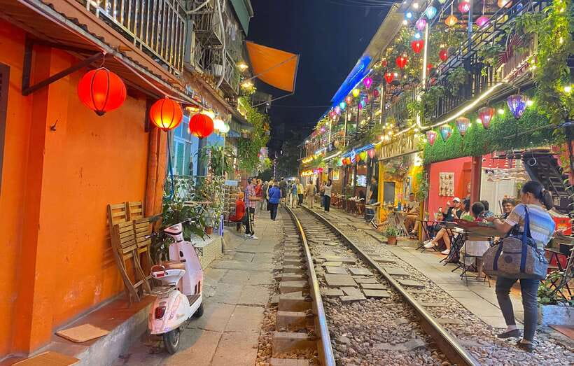 Hanoi: Guided Street Food Tour with Train Street Experience - Where You Meet Your Guide in Hanoi’s Old Quarter (and What to Expect Before You Start)