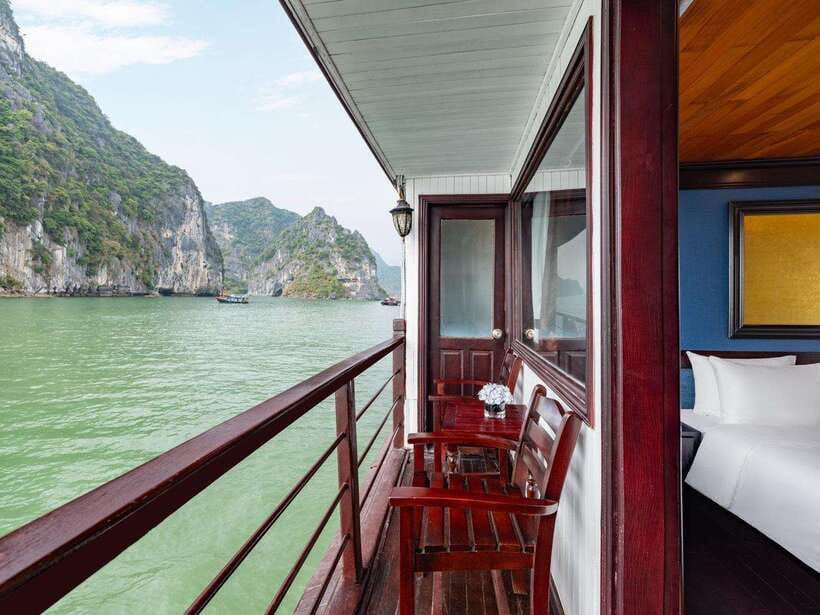 Hanoi: Ha Long & Bai Tu Long Bay 1 or 2-Day Cruise - Picking the right option: 1-day Ha Long vs 2-day Bai Tu Long