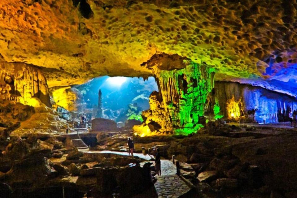 Hanoi: Ha Long Bay Cruise Day Tour visit Titop island & Cave - Luon Cave by kayak or bamboo boat