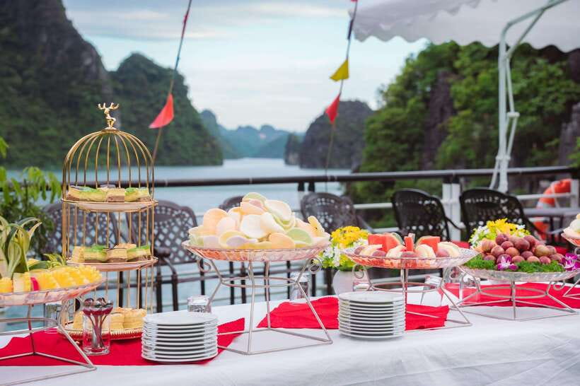Hanoi: Ha Long Bay Day Tour - Apollo Cruise, Jacuzzi, Buffet - Titop Island beach break + viewpoint hike