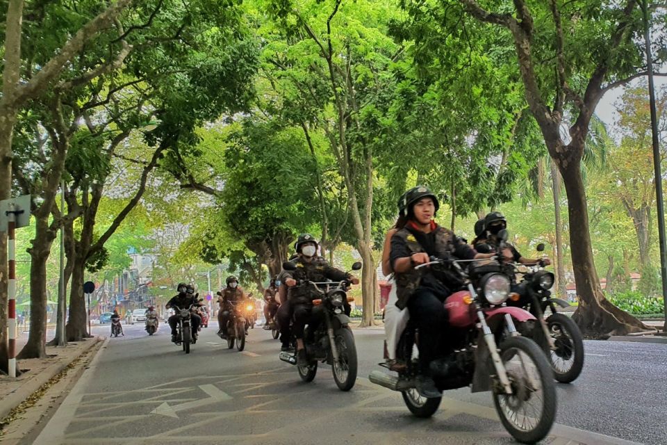 Hanoi: Half-Day Guided City Tour on Vintage Minsk Motorbike - The first taste of Hanoi: coffee and food at Quán Hương Sông