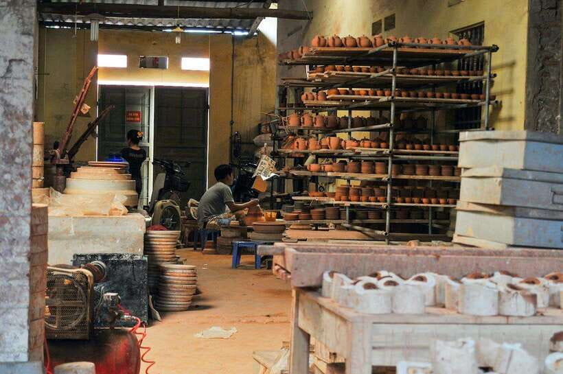 Hanoi: Half-day Hands-on Pottery Workshop At Bat Trang - Hanoi Pickup and the Red River Ride to the Craft Village