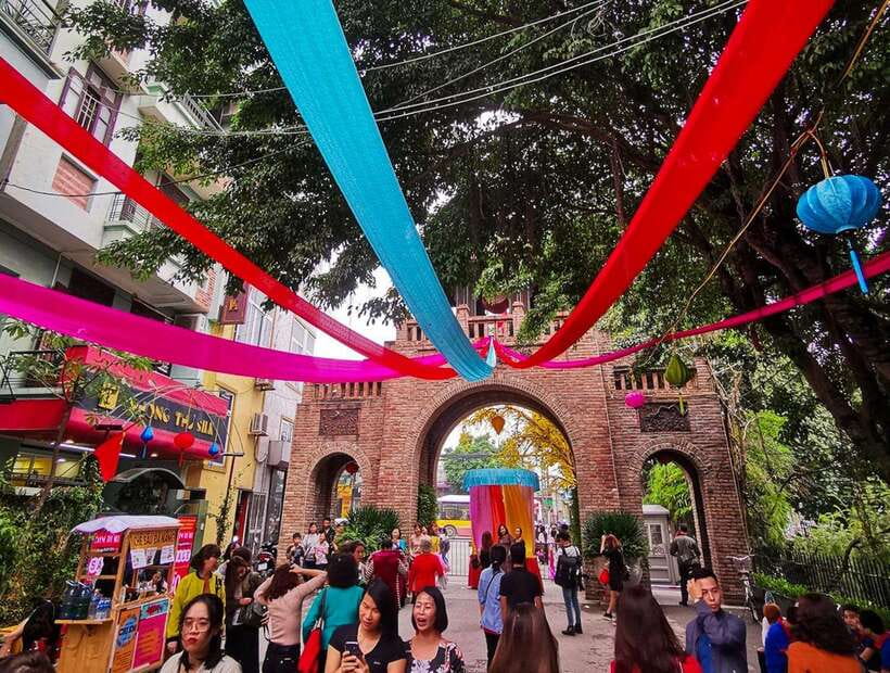 Hanoi: Half-day Silk Weaving Journey In Van Phuc Tour - Shopping for Silk: How to Get Value Without Losing Your Cool