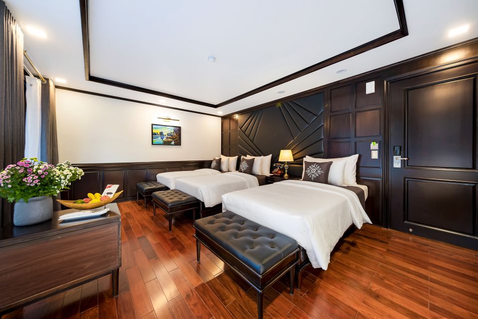 Hanoi: Halong Bay 2-Day 5-Star Balcony Cruise & Bathtub - Sunset party, dinner style, and night activities